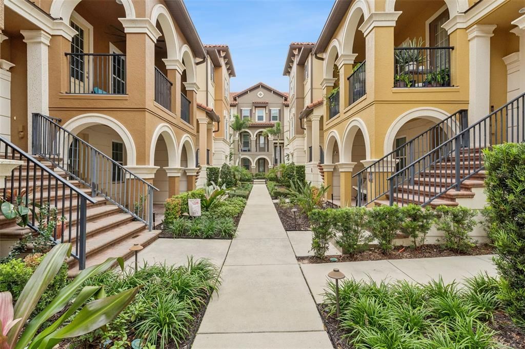 : $425,000 (4 camas, 3 baños, 2014 Pies cuadrados)