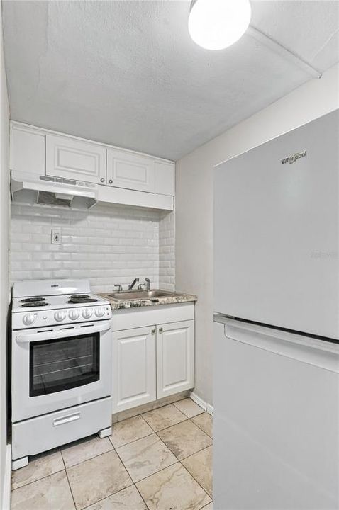 For Sale: $1,000,000 (5 beds, 4 baths, 2369 Square Feet)