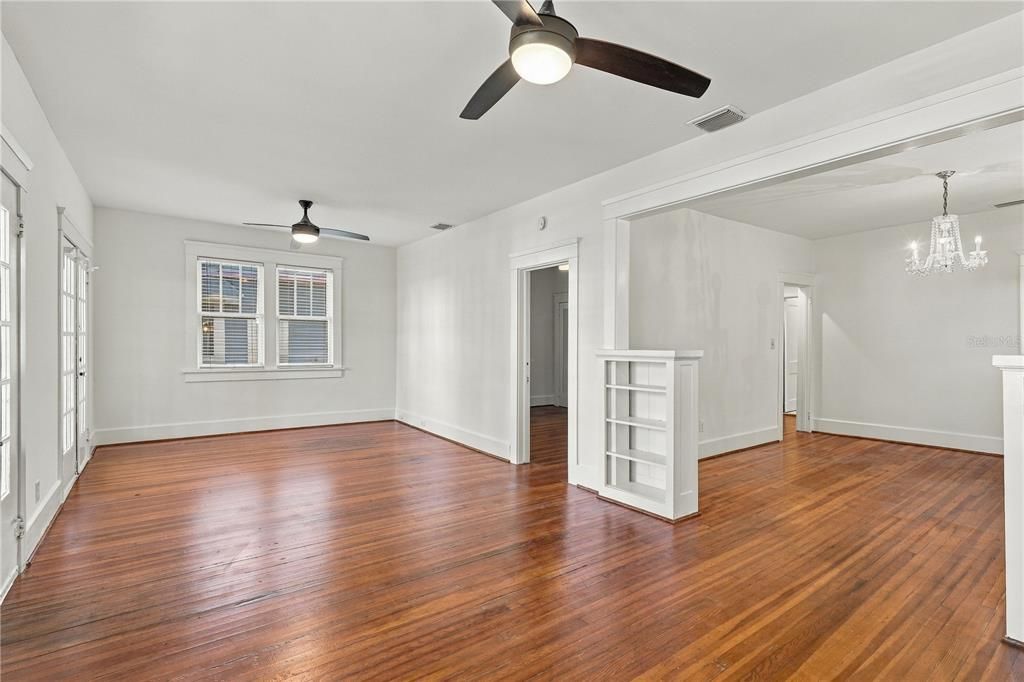 For Sale: $1,000,000 (5 beds, 4 baths, 2369 Square Feet)