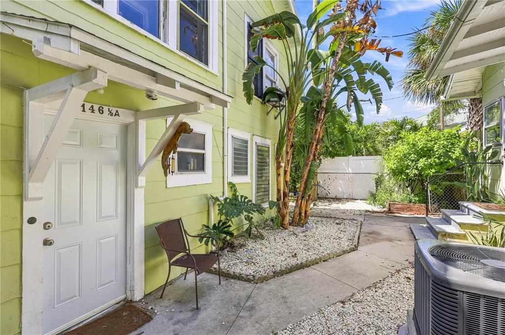For Sale: $1,000,000 (5 beds, 4 baths, 2369 Square Feet)