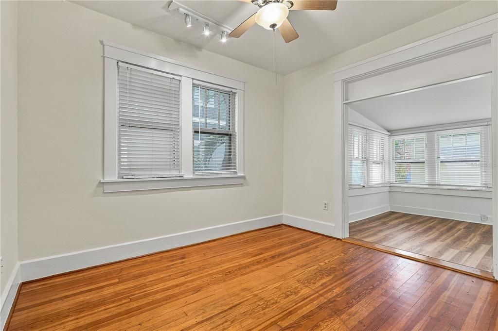 For Sale: $1,000,000 (5 beds, 4 baths, 2369 Square Feet)