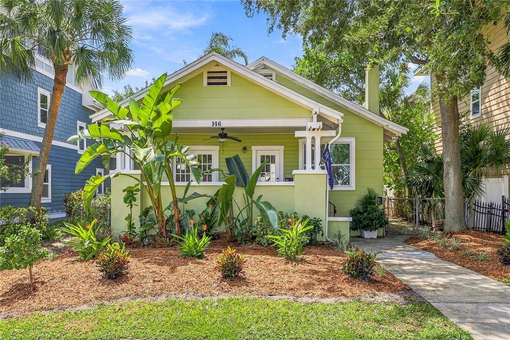 For Sale: $1,000,000 (5 beds, 4 baths, 2369 Square Feet)