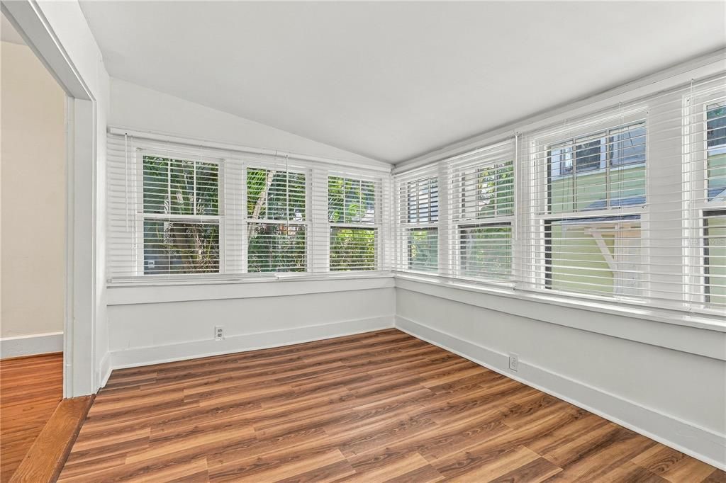 For Sale: $1,000,000 (5 beds, 4 baths, 2369 Square Feet)