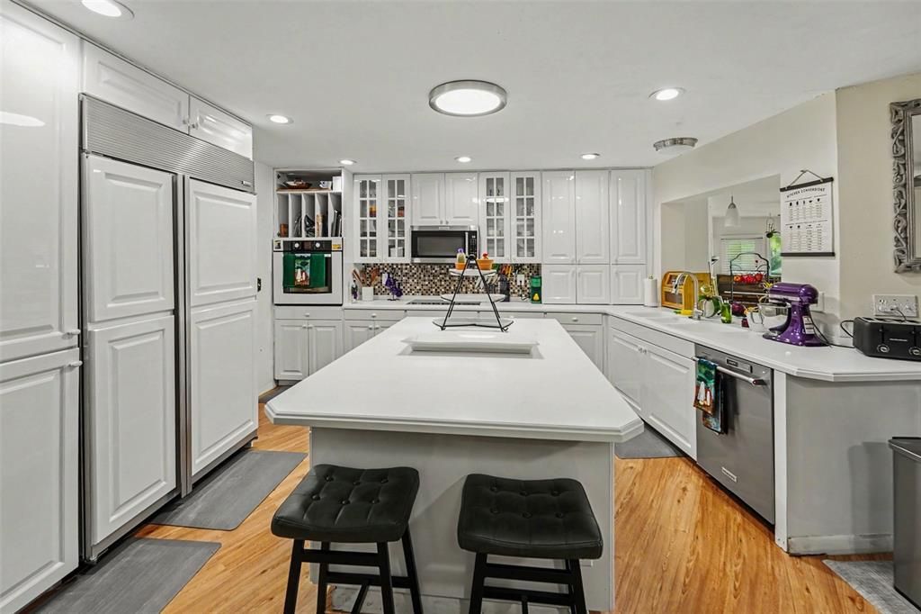 For Sale: $1,000,000 (4 beds, 3 baths, 4391 Square Feet)