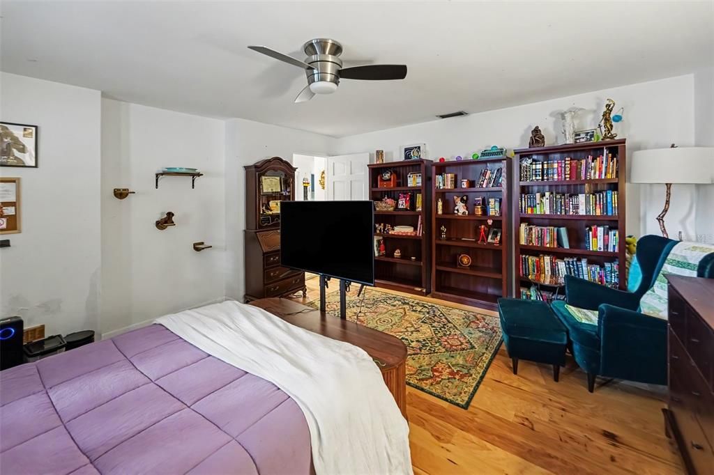 For Sale: $1,000,000 (4 beds, 3 baths, 4391 Square Feet)