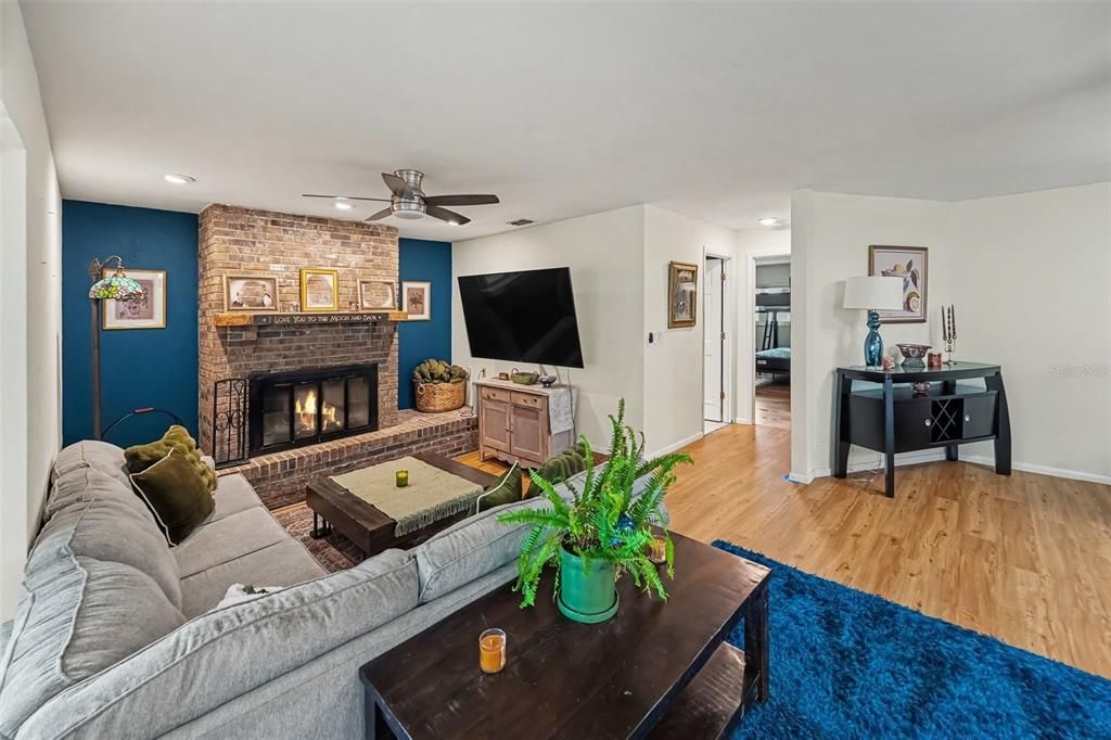 For Sale: $1,000,000 (4 beds, 3 baths, 4391 Square Feet)
