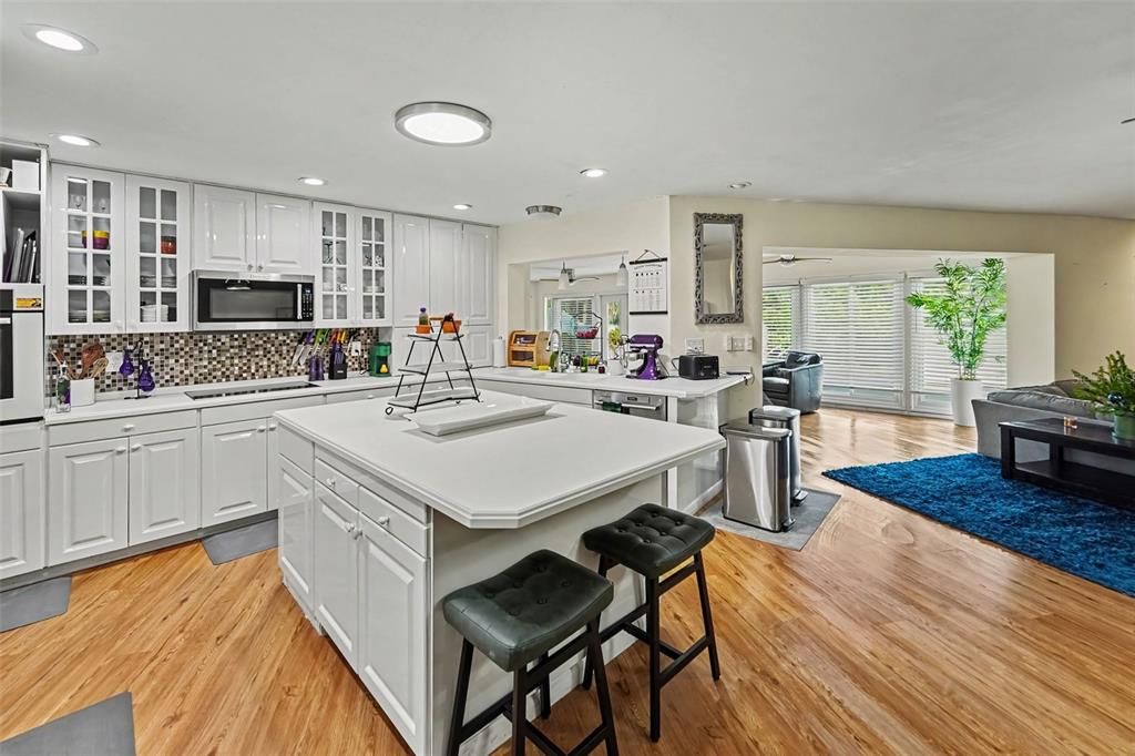 For Sale: $1,000,000 (4 beds, 3 baths, 4391 Square Feet)