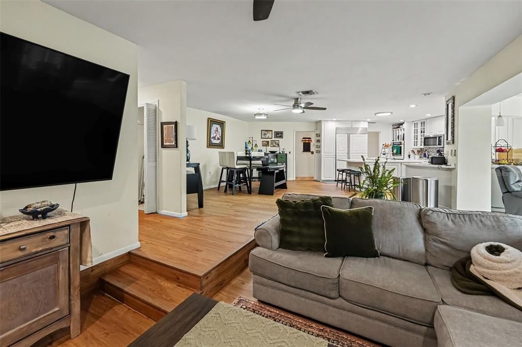 For Sale: $1,000,000 (4 beds, 3 baths, 4391 Square Feet)