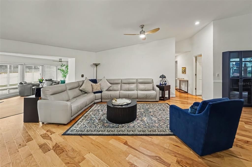 For Sale: $1,000,000 (4 beds, 3 baths, 4391 Square Feet)