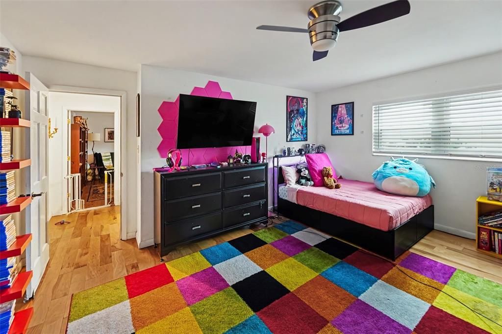 For Sale: $1,000,000 (4 beds, 3 baths, 4391 Square Feet)