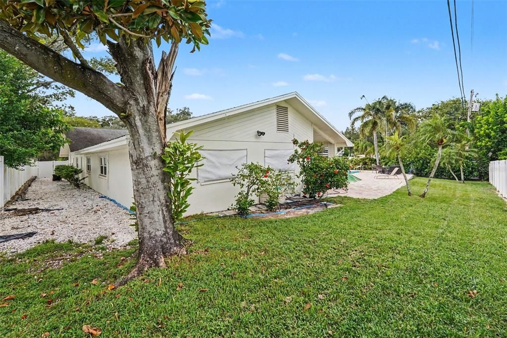 For Sale: $1,000,000 (4 beds, 3 baths, 4391 Square Feet)