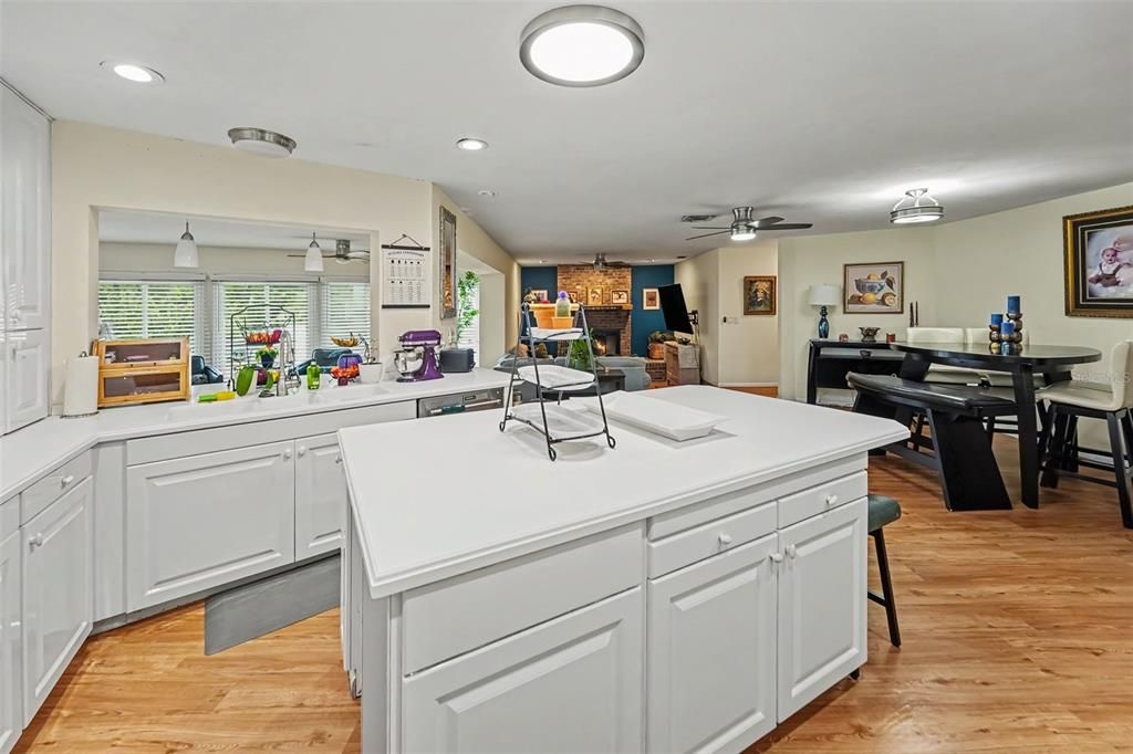 For Sale: $1,000,000 (4 beds, 3 baths, 4391 Square Feet)