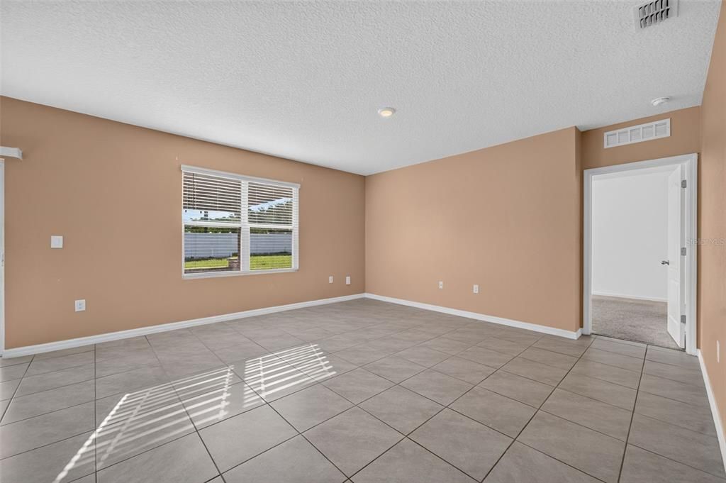 For Sale: $464,900 (5 beds, 3 baths, 2889 Square Feet)