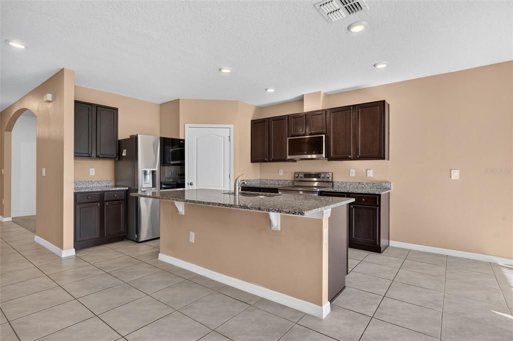 For Sale: $464,900 (5 beds, 3 baths, 2889 Square Feet)