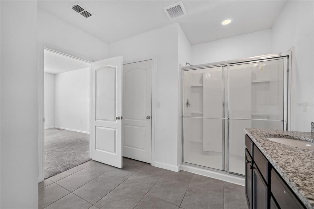 For Sale: $464,900 (5 beds, 3 baths, 2889 Square Feet)