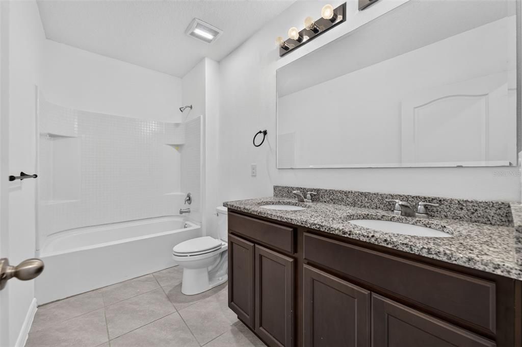 For Sale: $464,900 (5 beds, 3 baths, 2889 Square Feet)