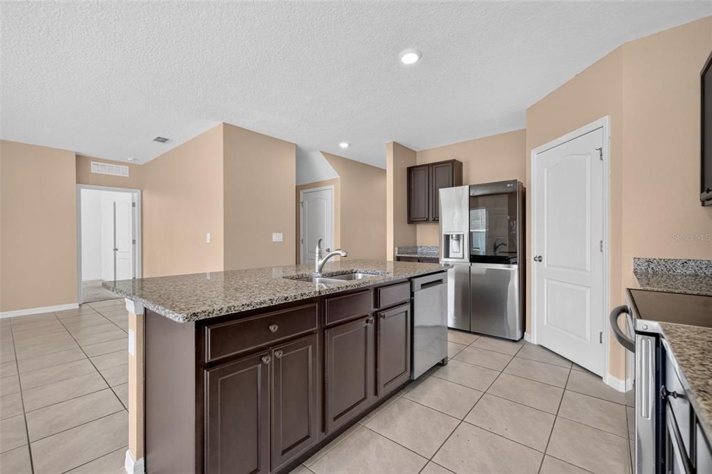 For Sale: $464,900 (5 beds, 3 baths, 2889 Square Feet)