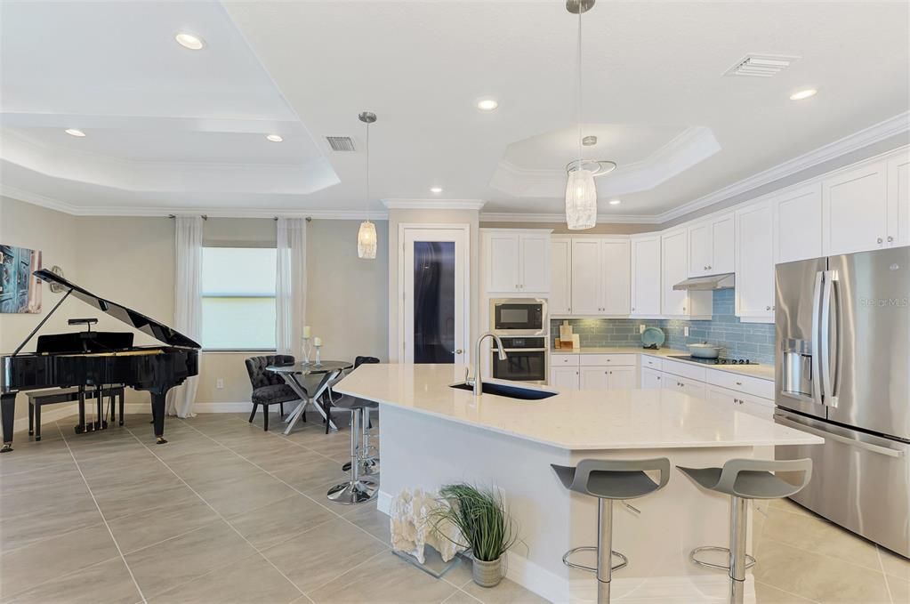 For Sale: $709,000 (2 beds, 2 baths, 1858 Square Feet)
