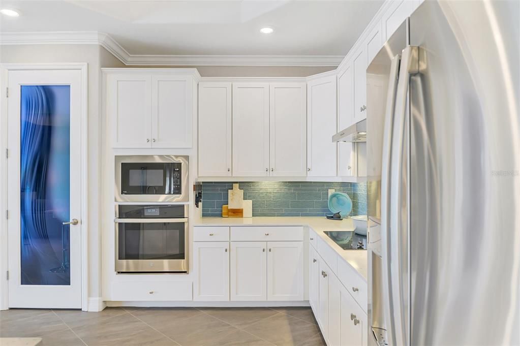 For Sale: $709,000 (2 beds, 2 baths, 1858 Square Feet)