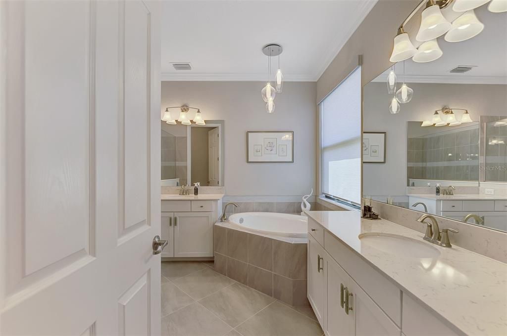 For Sale: $709,000 (2 beds, 2 baths, 1858 Square Feet)