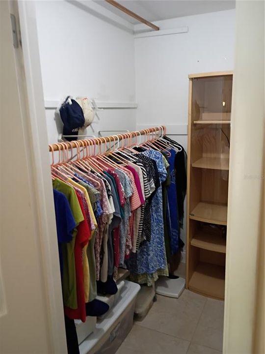 For Sale: $180,000 (2 beds, 1 baths, 987 Square Feet)