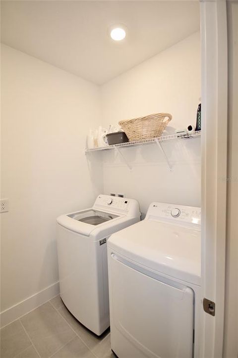 For Rent: $2,550 (3 beds, 2 baths, 1907 Square Feet)