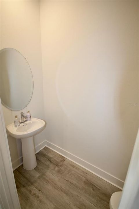 For Rent: $2,550 (3 beds, 2 baths, 1907 Square Feet)