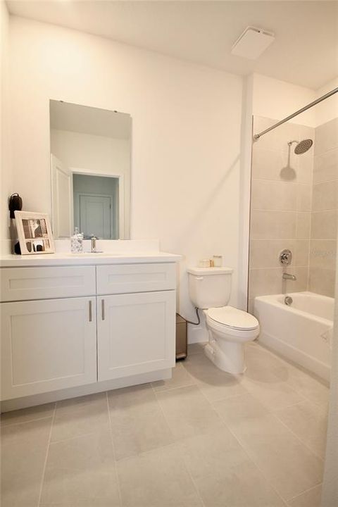 For Rent: $2,550 (3 beds, 2 baths, 1907 Square Feet)