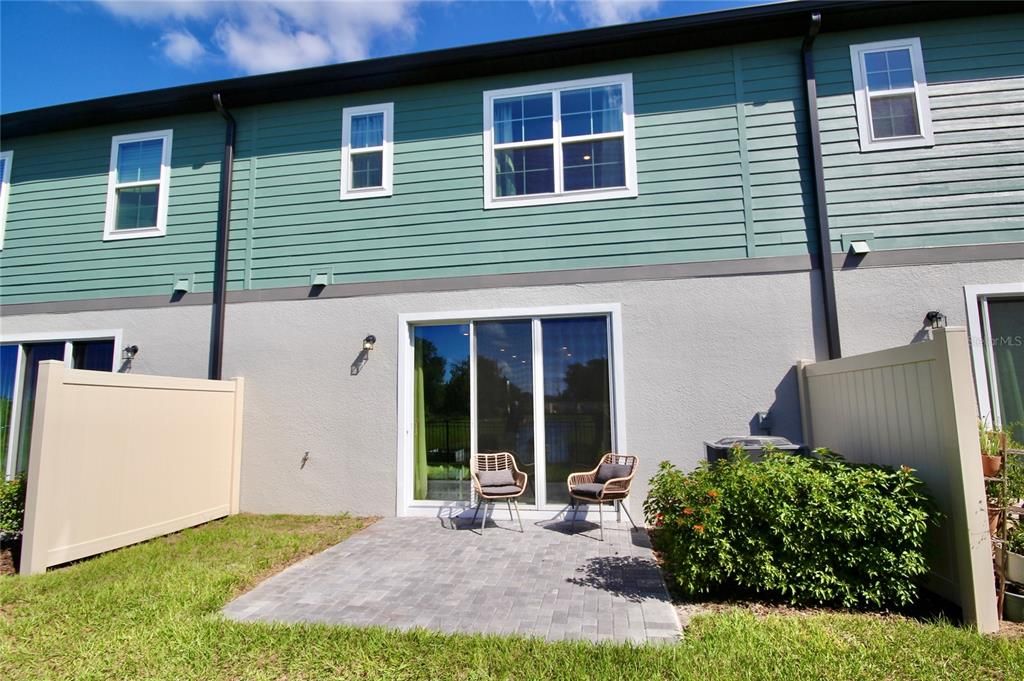 For Rent: $2,550 (3 beds, 2 baths, 1907 Square Feet)