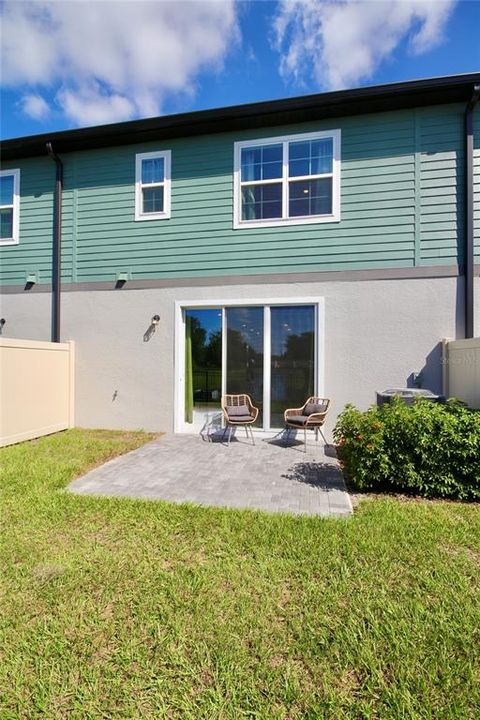 For Rent: $2,550 (3 beds, 2 baths, 1907 Square Feet)