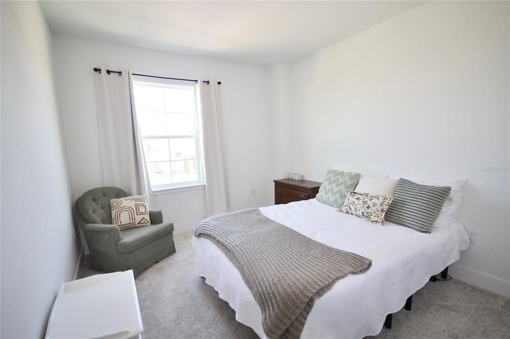 For Rent: $2,550 (3 beds, 2 baths, 1907 Square Feet)
