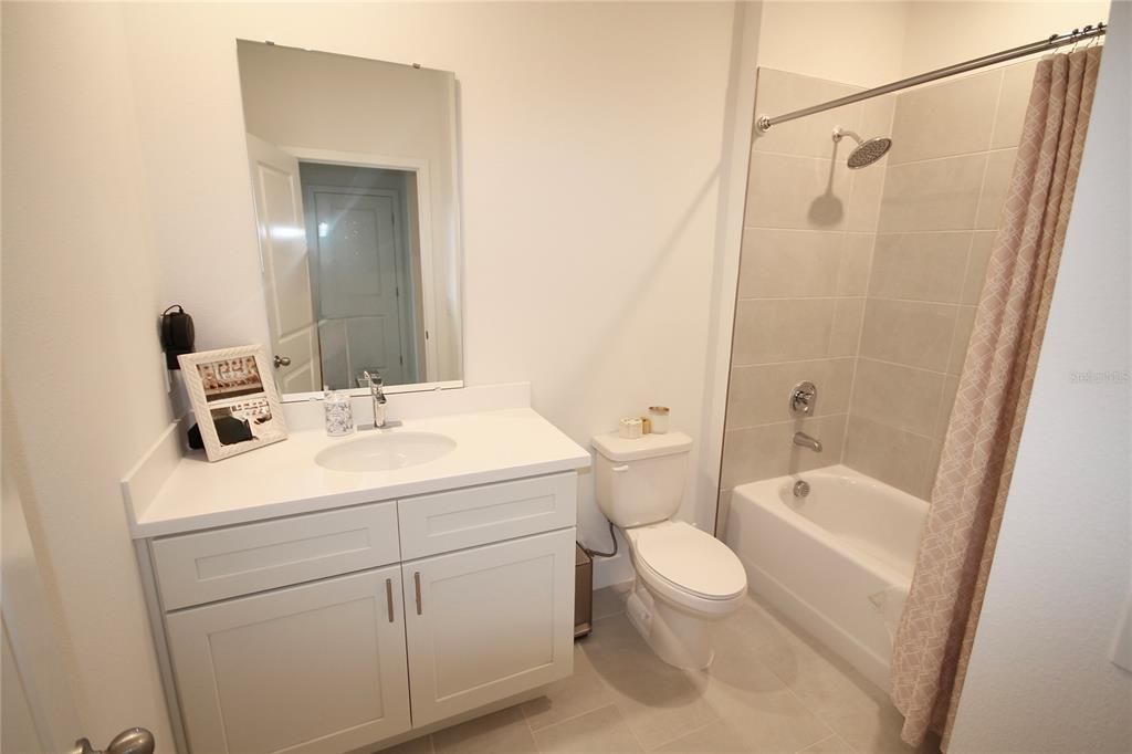 For Rent: $2,550 (3 beds, 2 baths, 1907 Square Feet)
