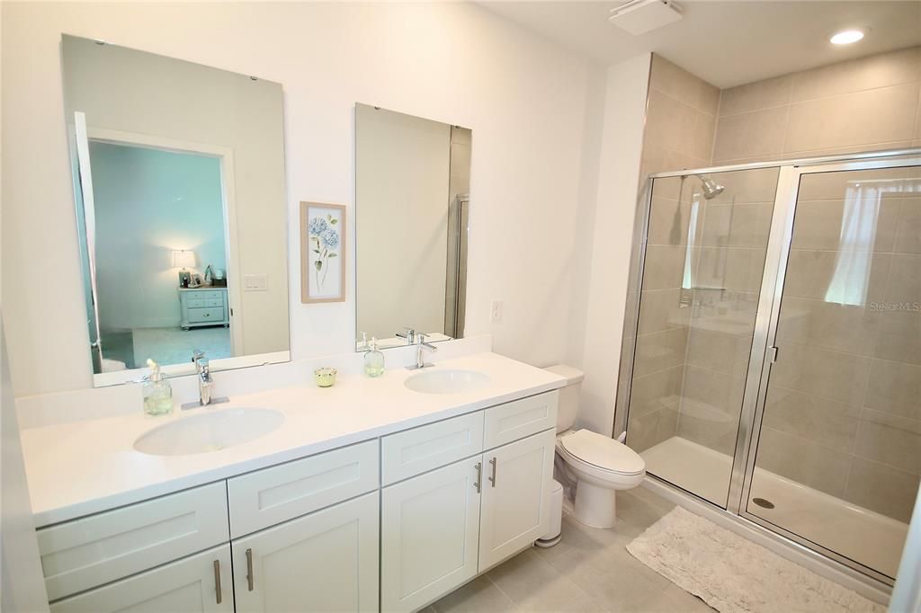 For Rent: $2,550 (3 beds, 2 baths, 1907 Square Feet)