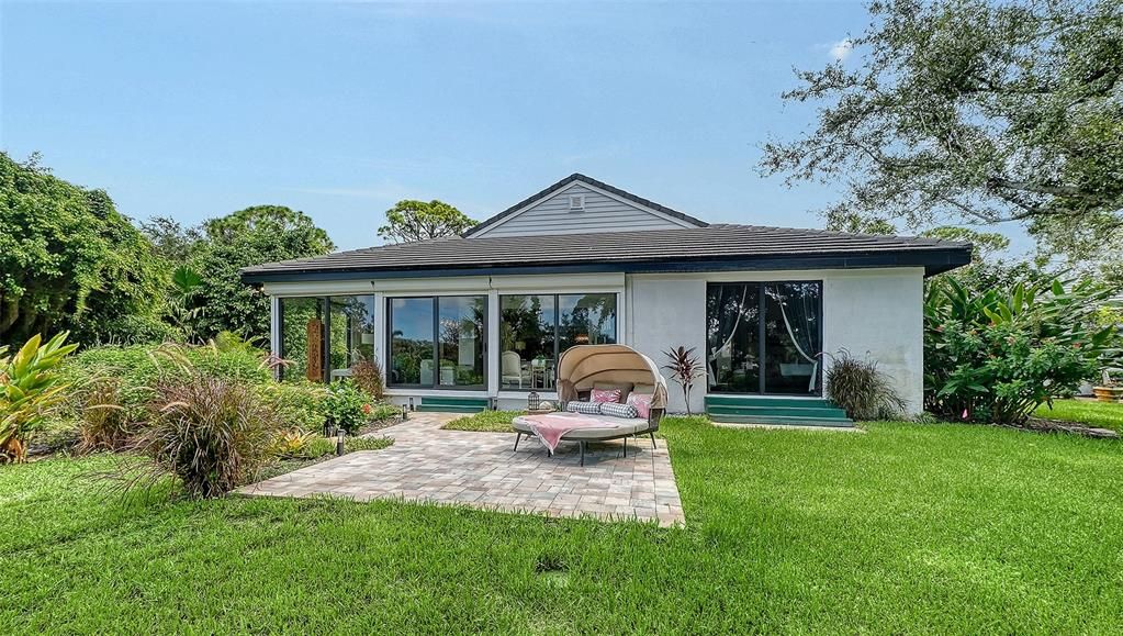 For Sale: $1,295,000 (3 beds, 2 baths, 2850 Square Feet)