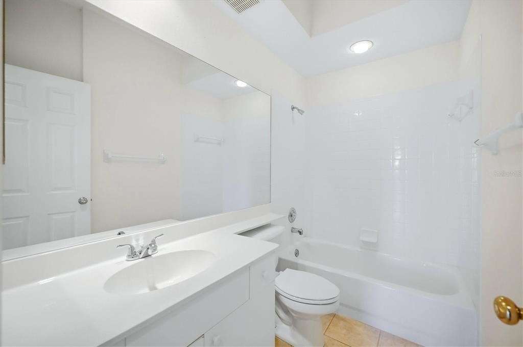 En Venta: $257,500 (2 camas, 2 baños, 1390 Pies cuadrados)