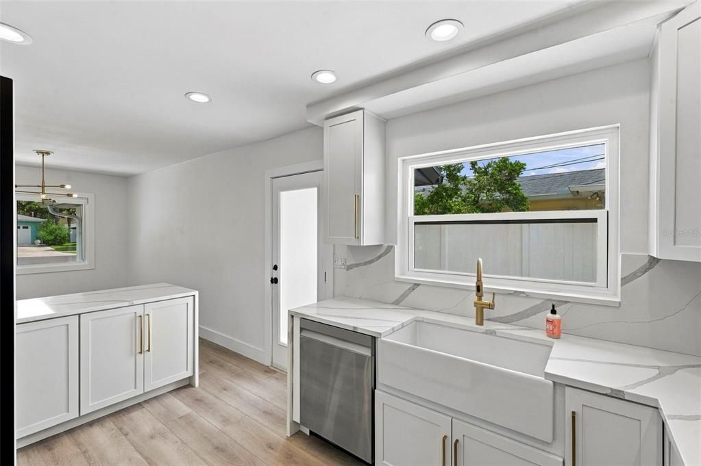 For Rent: $6,000 (3 beds, 2 baths, 1588 Square Feet)