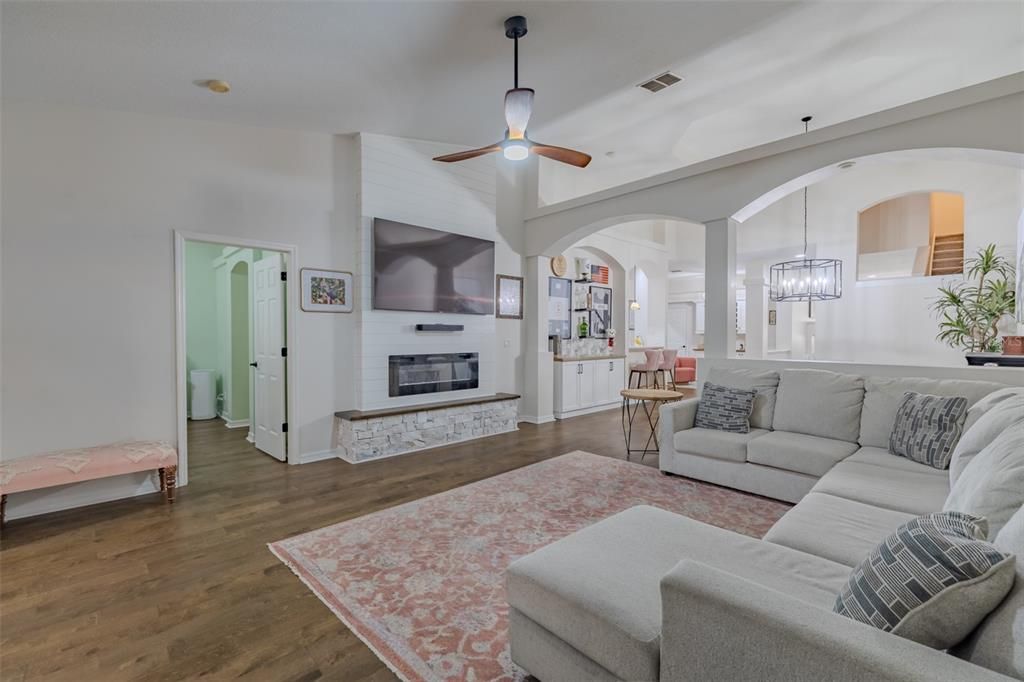 For Sale: $419,000 (3 beds, 2 baths, 2274 Square Feet)