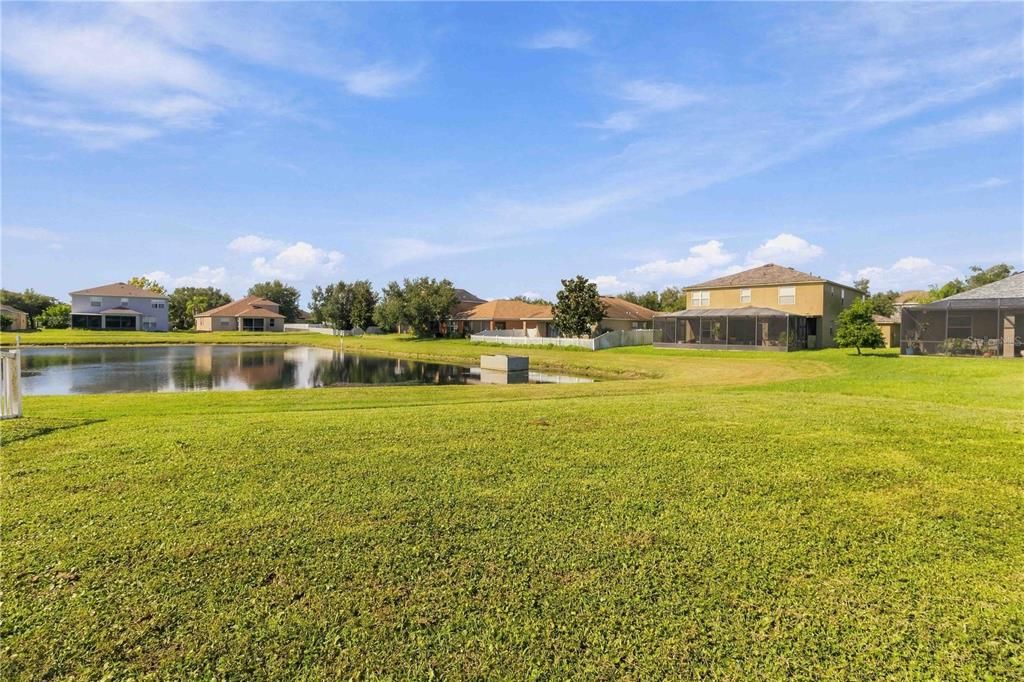 En Venta: $330,000 (4 camas, 2 baños, 2500 Pies cuadrados)