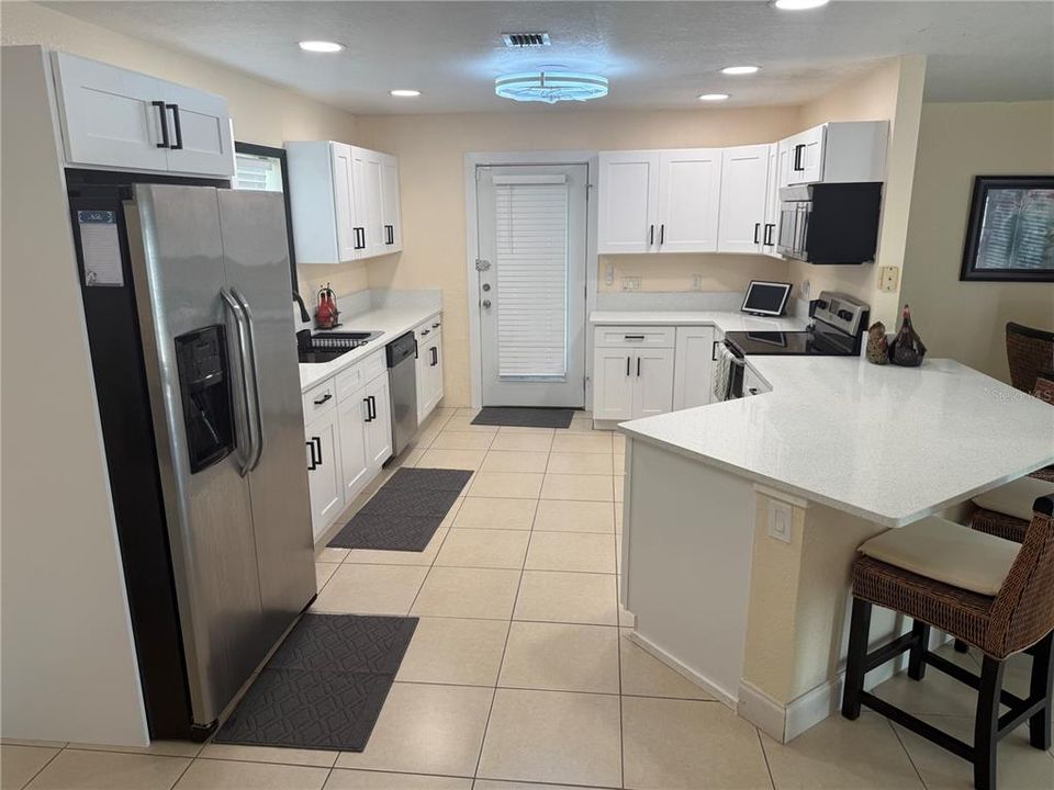 For Sale: $1,050,000 (4 beds, 3 baths, 2567 Square Feet)