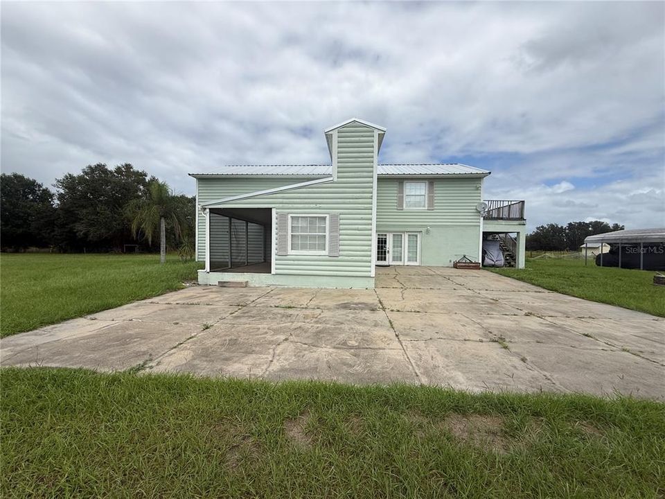 For Sale: $1,050,000 (4 beds, 3 baths, 2567 Square Feet)