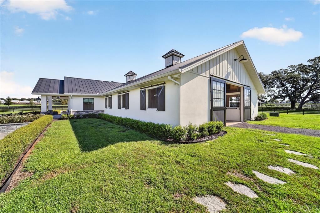 For Sale: $4,950,000 (3 beds, 3 baths, 1200 Square Feet)
