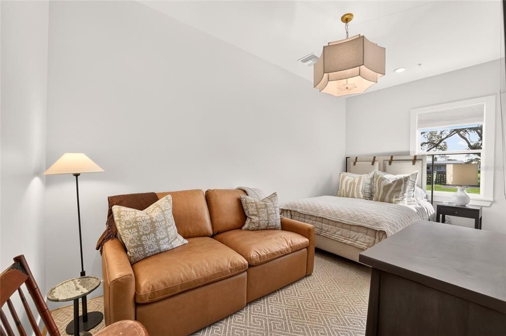 For Sale: $4,950,000 (3 beds, 3 baths, 1200 Square Feet)