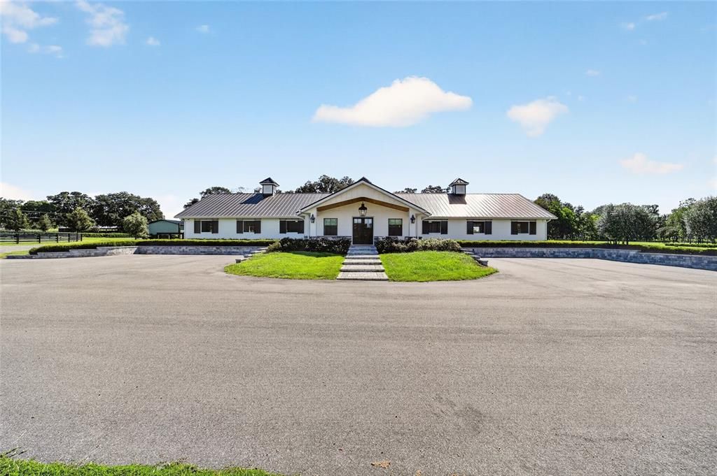 For Sale: $4,950,000 (3 beds, 3 baths, 1200 Square Feet)