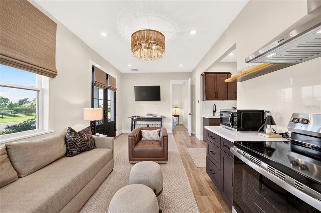 For Sale: $4,950,000 (3 beds, 3 baths, 1200 Square Feet)