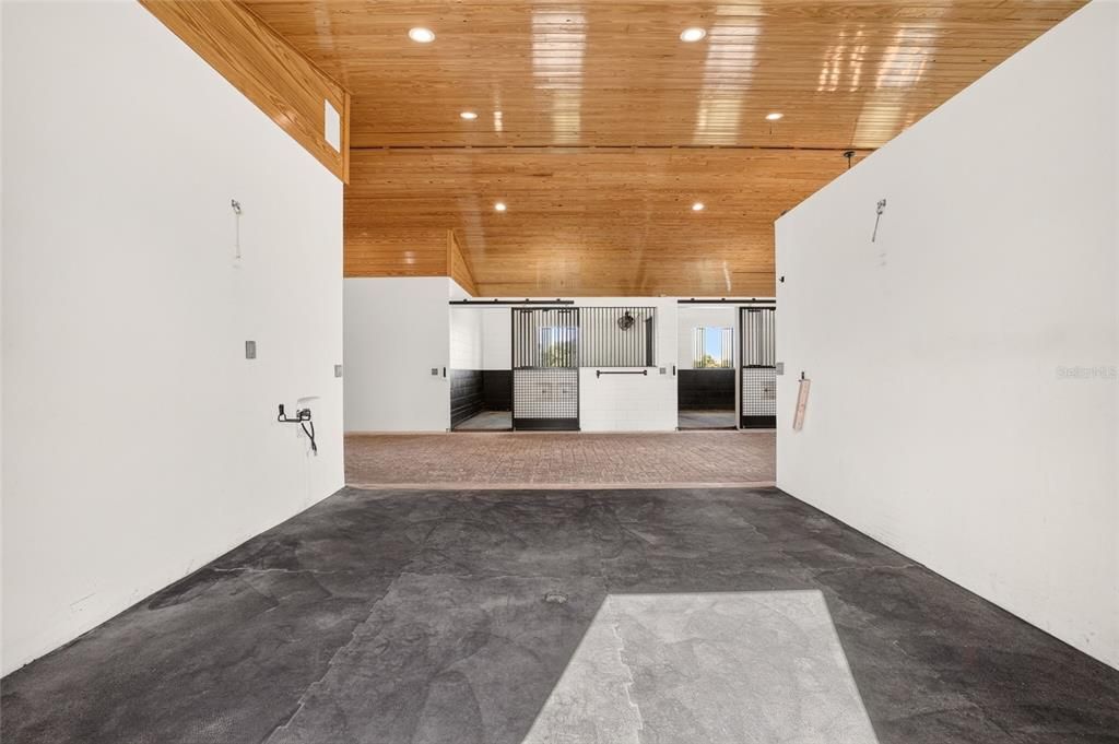 For Sale: $4,950,000 (3 beds, 3 baths, 1200 Square Feet)