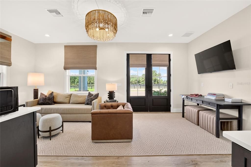 For Sale: $4,950,000 (3 beds, 3 baths, 1200 Square Feet)