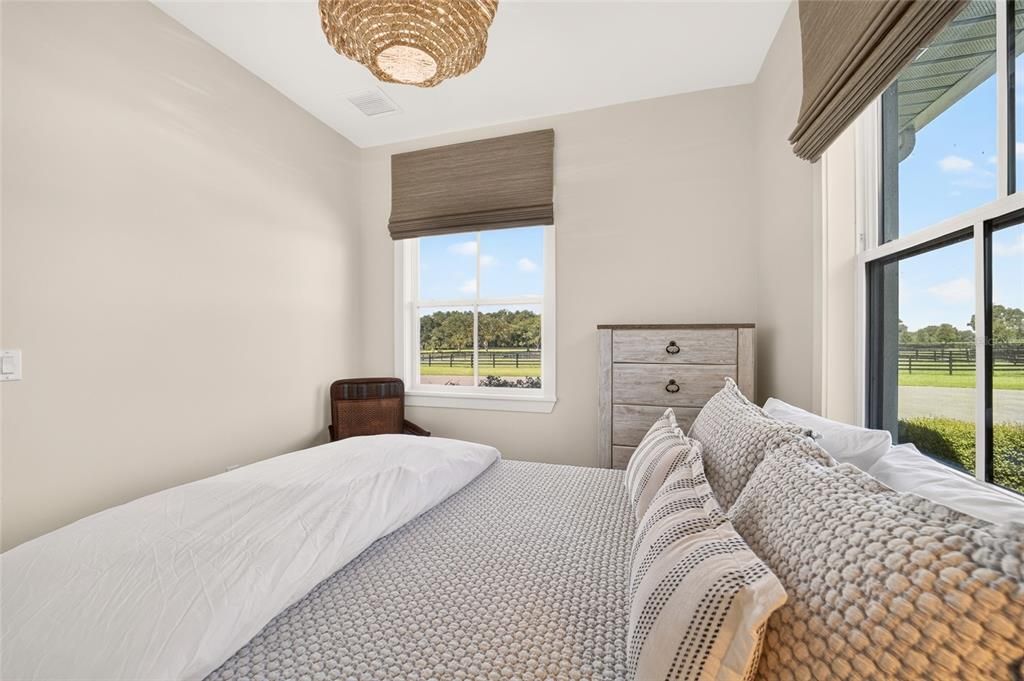 For Sale: $4,950,000 (3 beds, 3 baths, 1200 Square Feet)