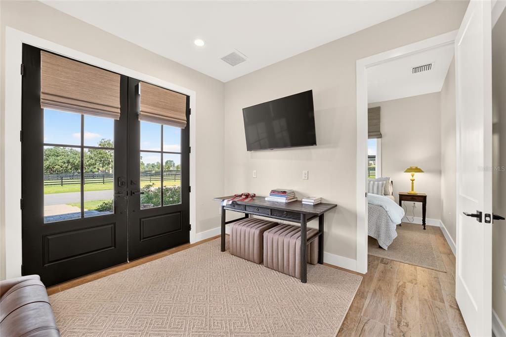 For Sale: $4,950,000 (3 beds, 3 baths, 1200 Square Feet)