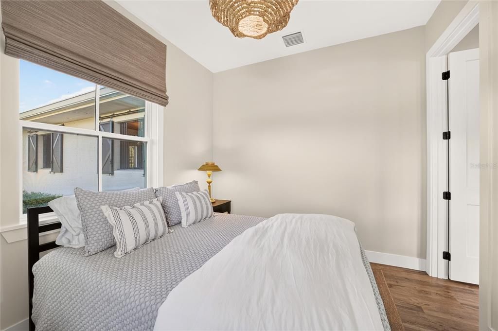 For Sale: $4,950,000 (3 beds, 3 baths, 1200 Square Feet)