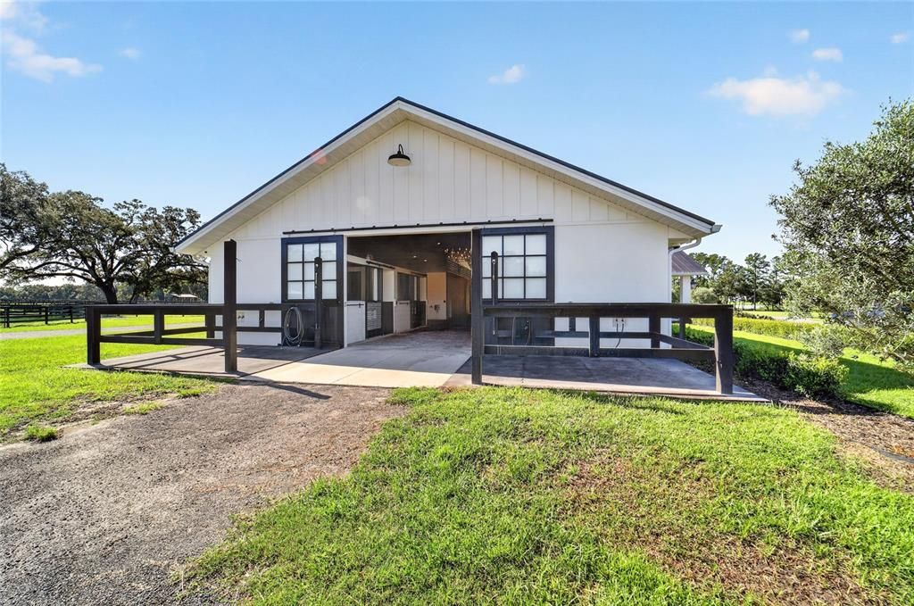 For Sale: $4,950,000 (3 beds, 3 baths, 1200 Square Feet)